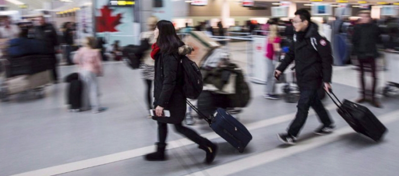 700 baggage handlers, ground crew at Pearson Airport on strike